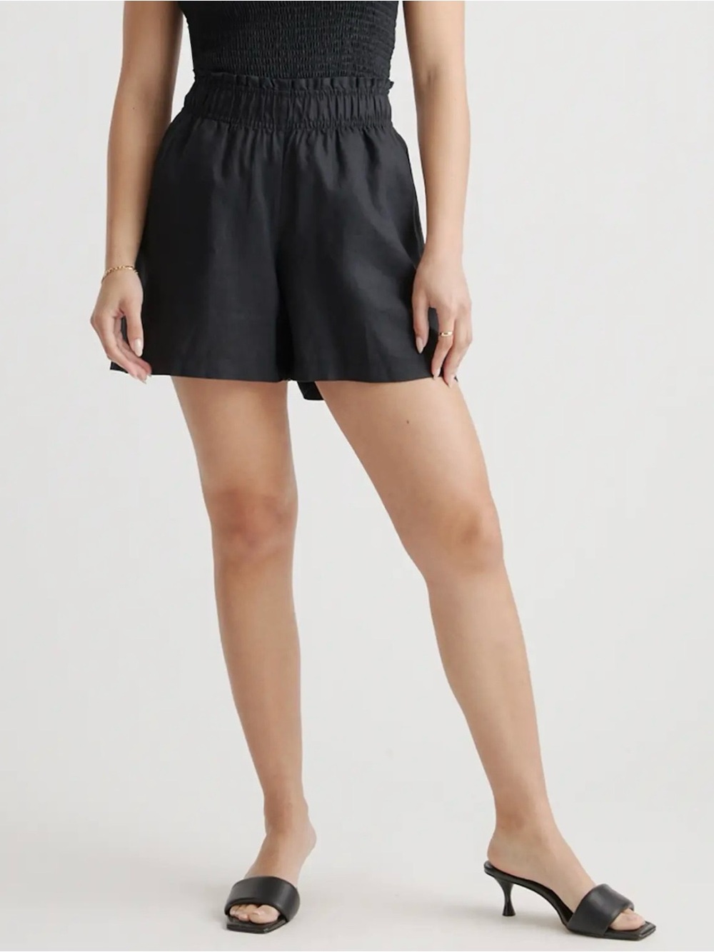 Quince 100% European Linen High Waisted
Shorts Black Size Medium